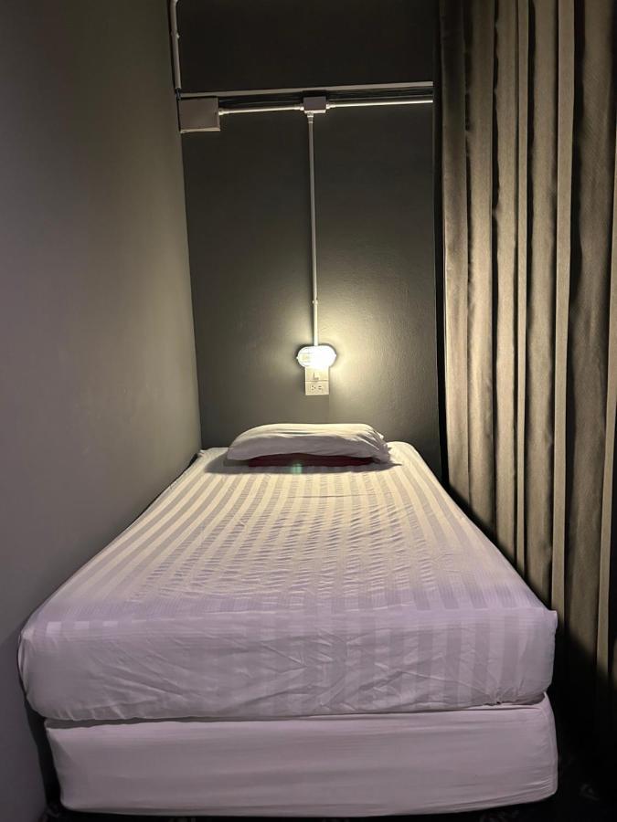 Monkey Toe Guesthouse Чиангмай Экстерьер фото