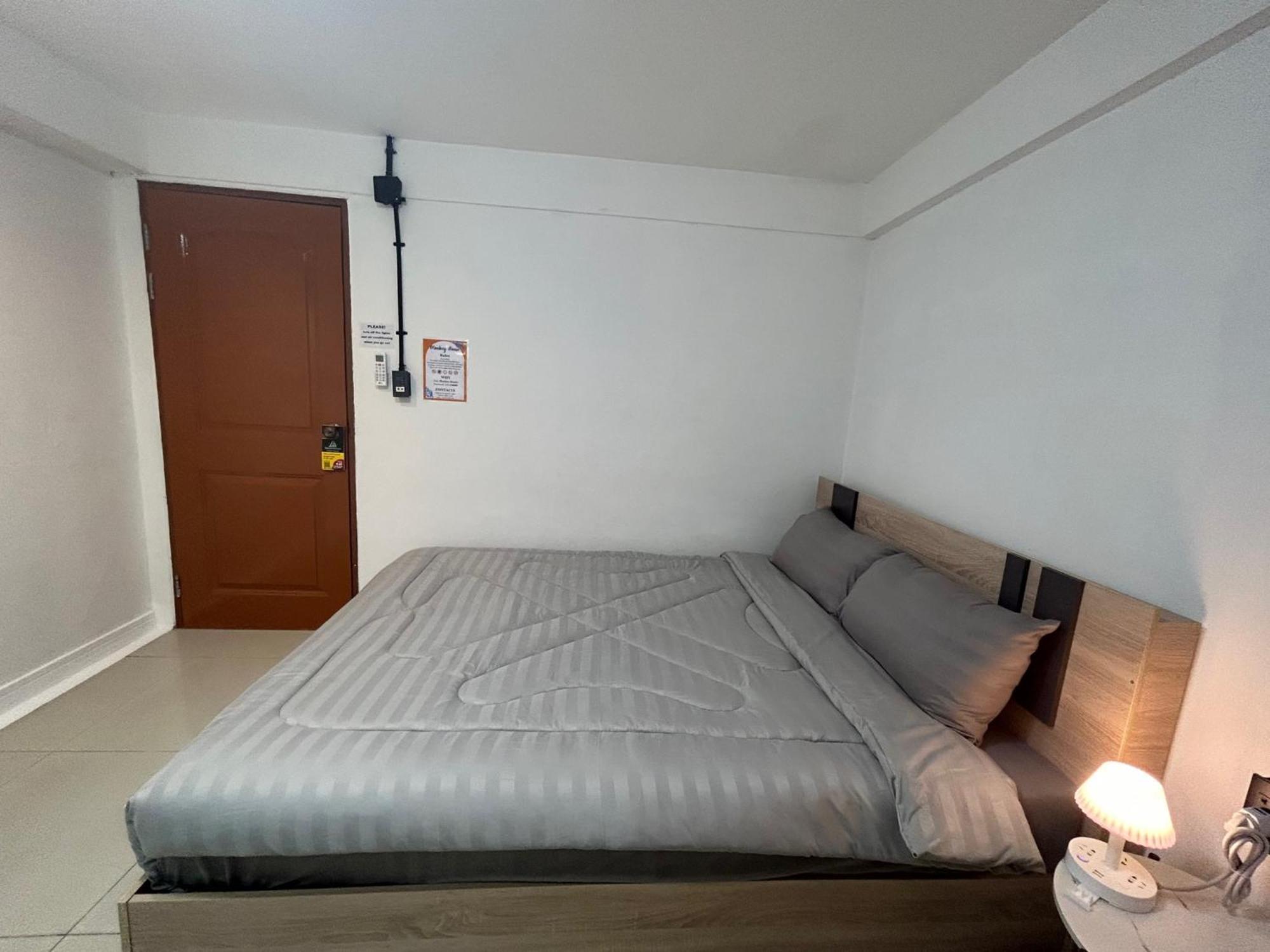 Monkey Toe Guesthouse Чиангмай Экстерьер фото